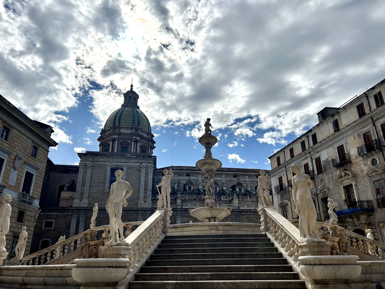 Přečtete si více ze článku Náměstí hanby: Tajemství a krása Piazza Pretoria v Palermu